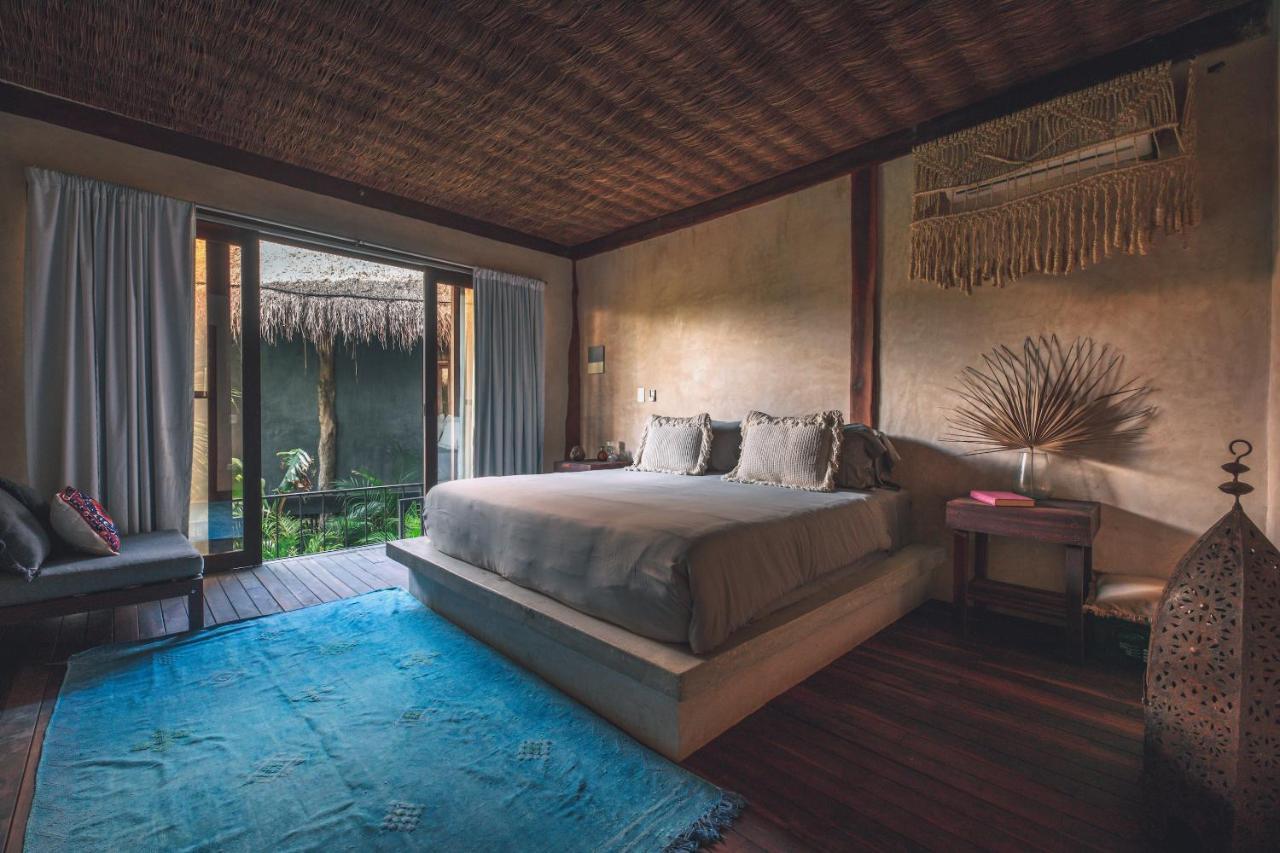 Radhoo (adults Only) 4*