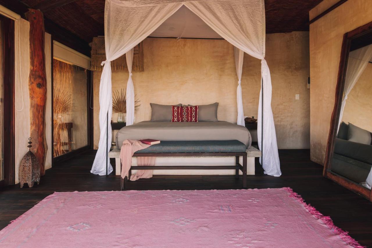 Radhoo (adults Only) 4*