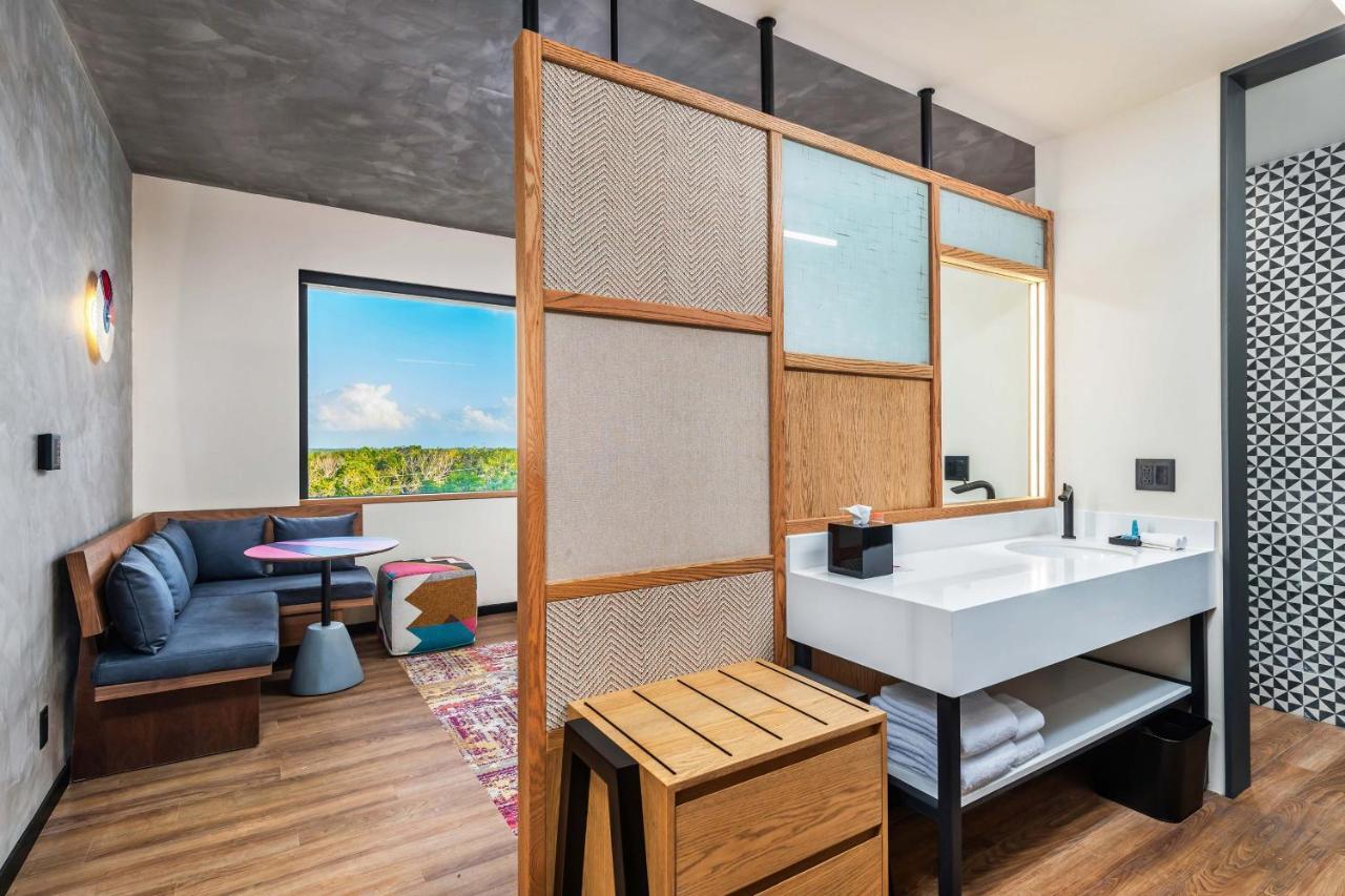 Aloft 4*