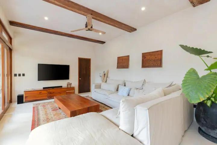Hotel Sanah 4*