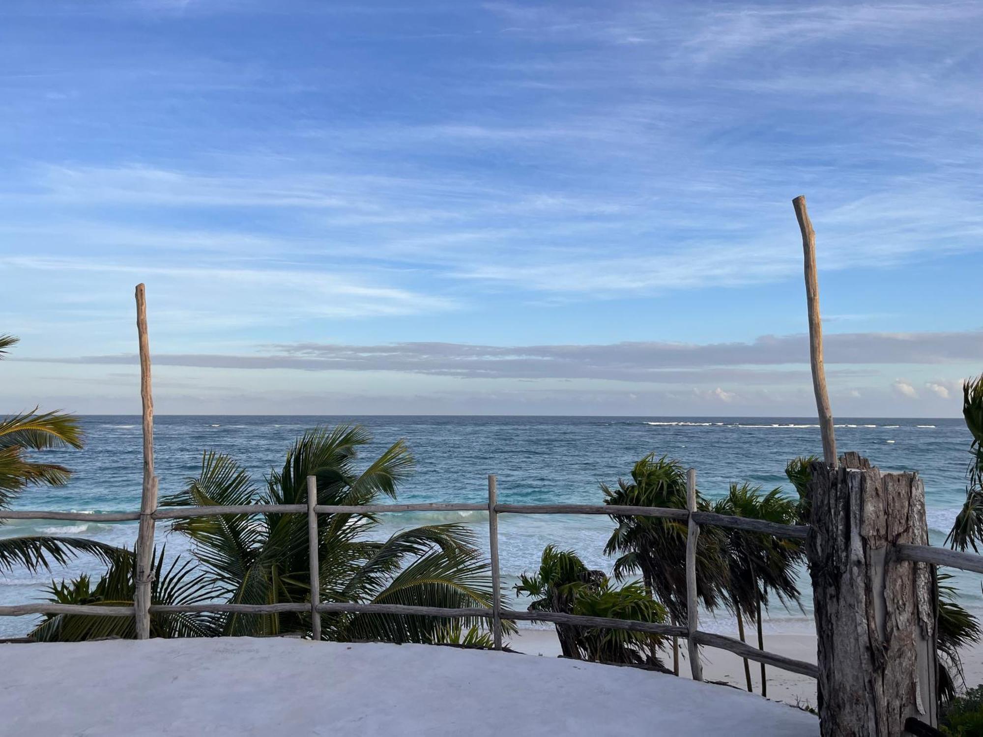Amana , Front Tulum