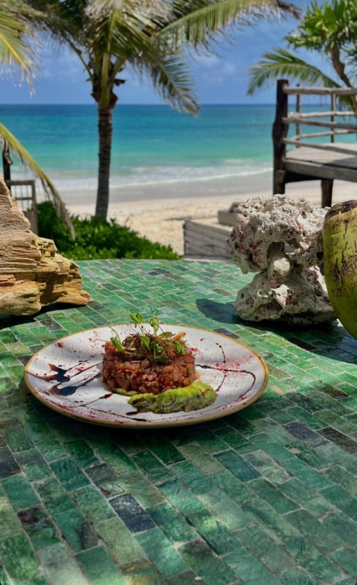 Amana , Front Tulum
