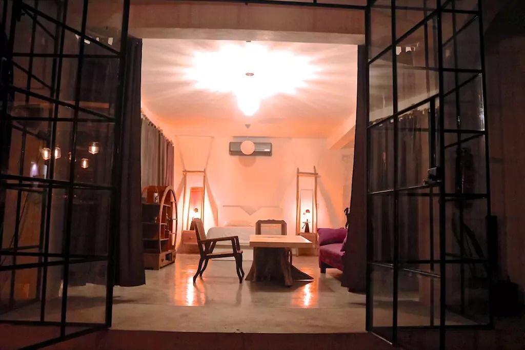 Radio Hotel *