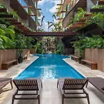 Prime Location And Comfort Wi-Fi Pool View Studio 112A