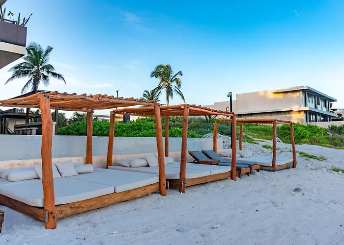 New Modern Apartment 1Bdr - Beach Access