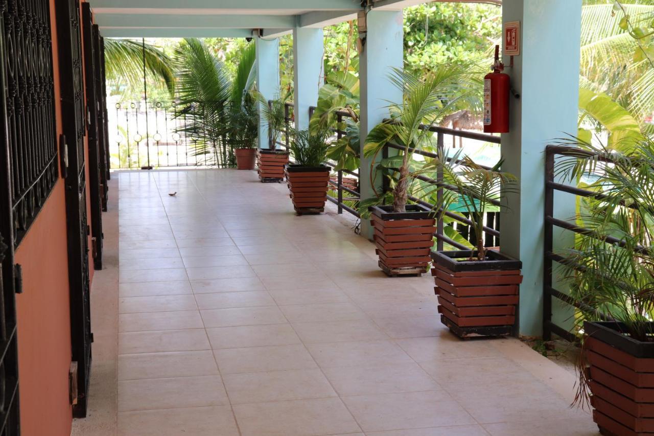Andrea's Hotel 3*