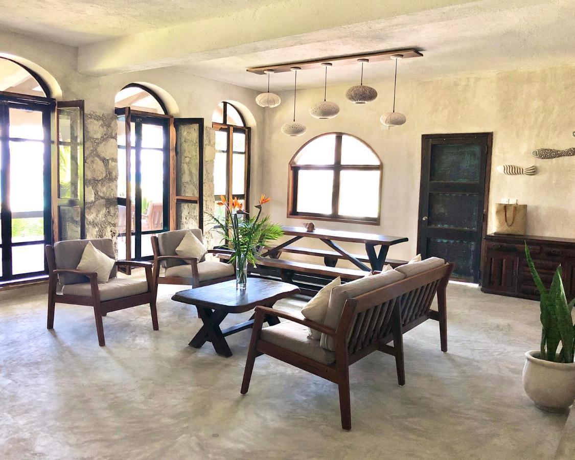 Olas Bed & Breakfast *