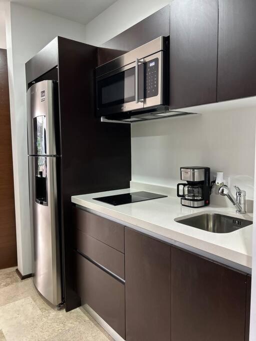 Prime Location And Comfort Wi-fi Pool View 112a Apartment