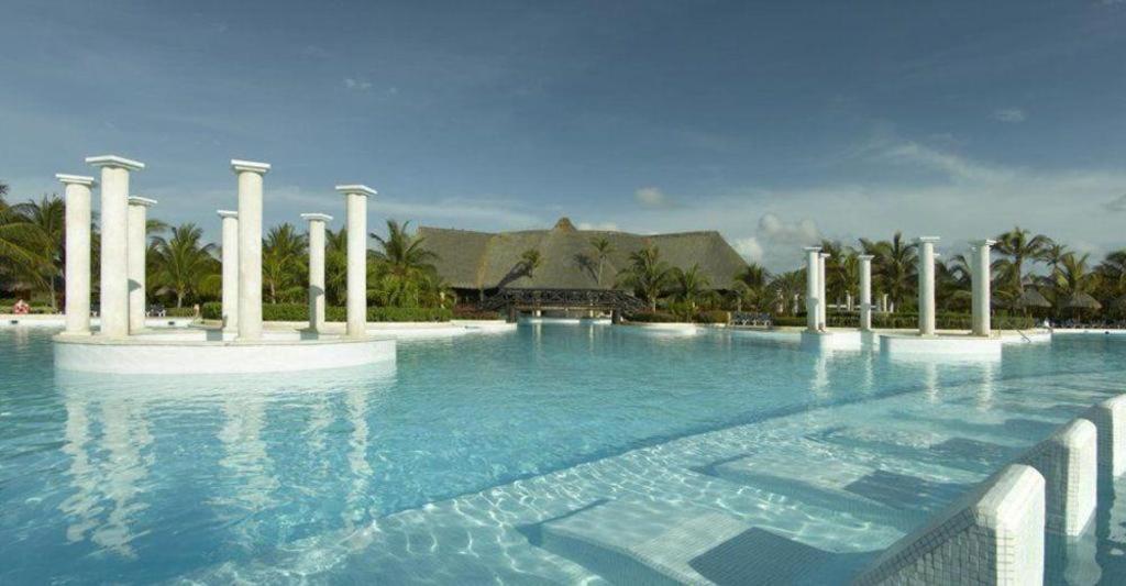 Grand Palladium Riviera And Resort 4*