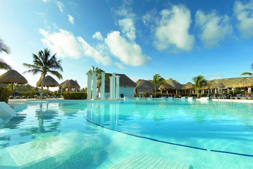 Grand Palladium Riviera And Resort