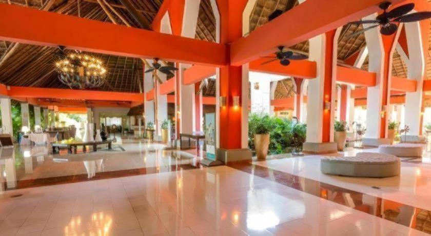 Grand Palladium Riviera And Resort