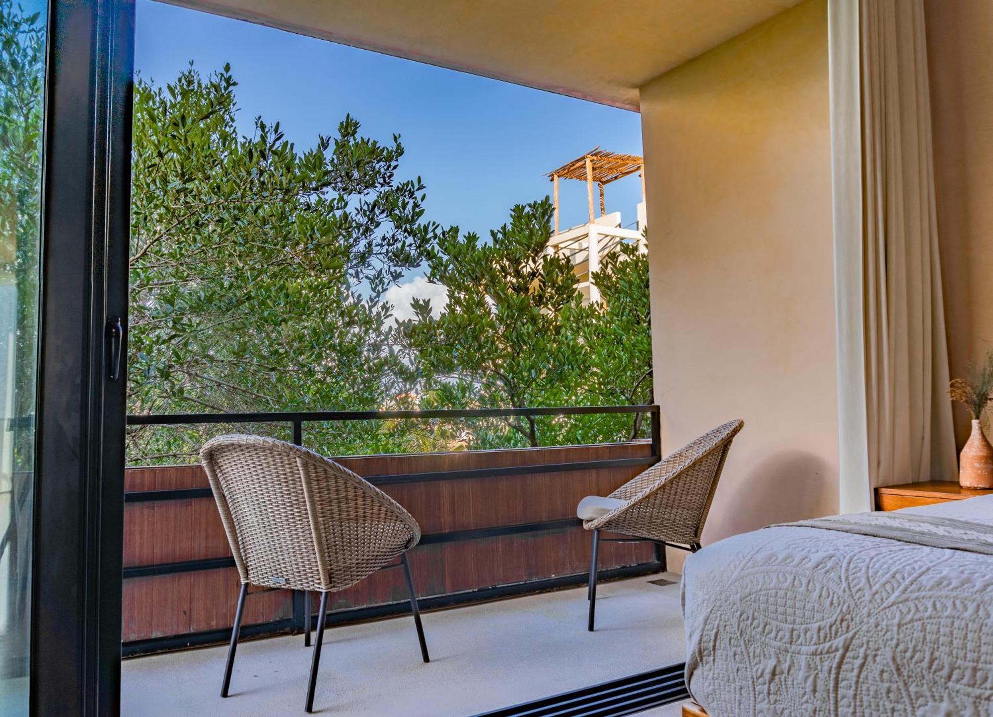 New Modern 1bdr - Access *