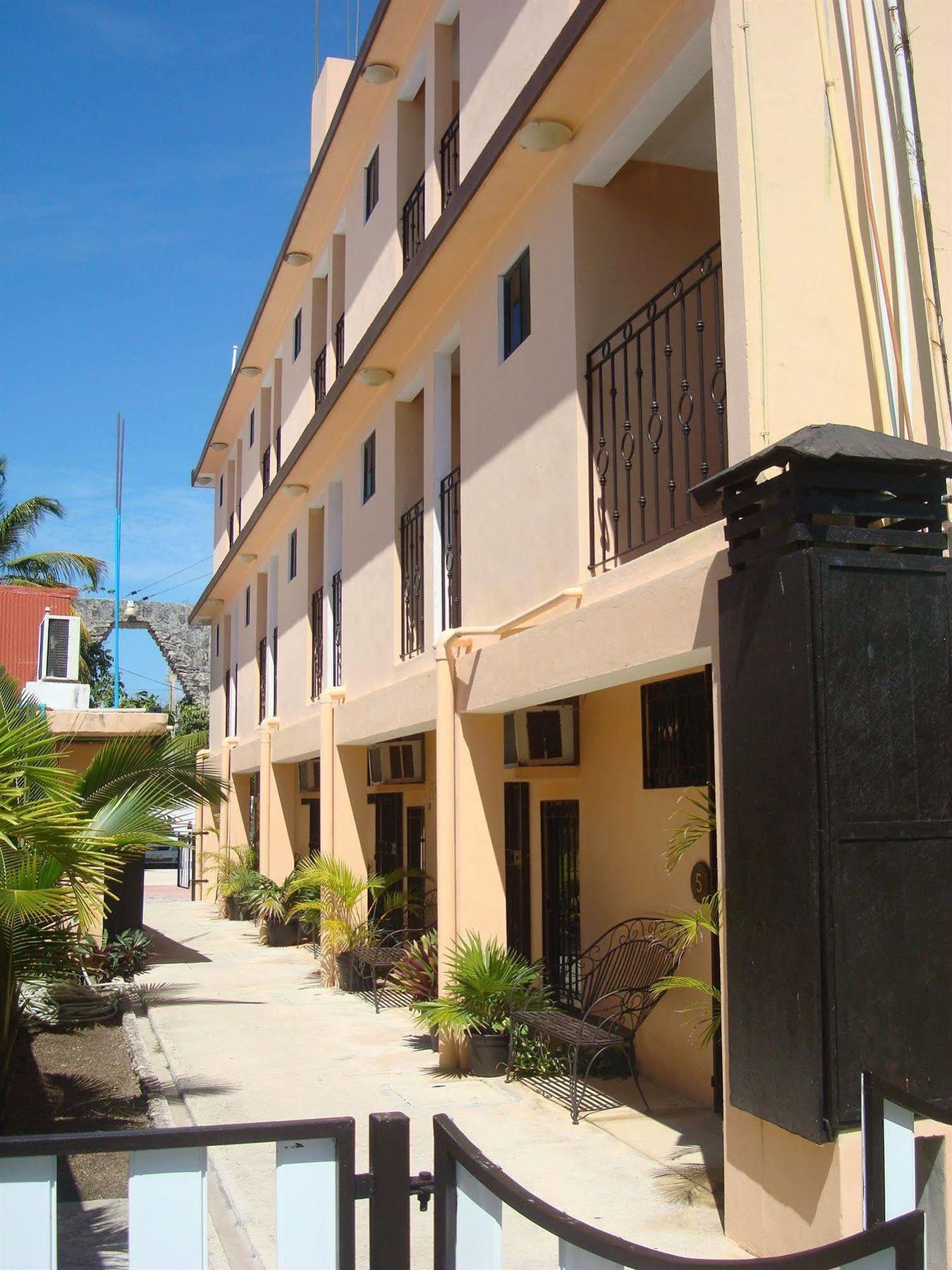 Andrea's Hotel