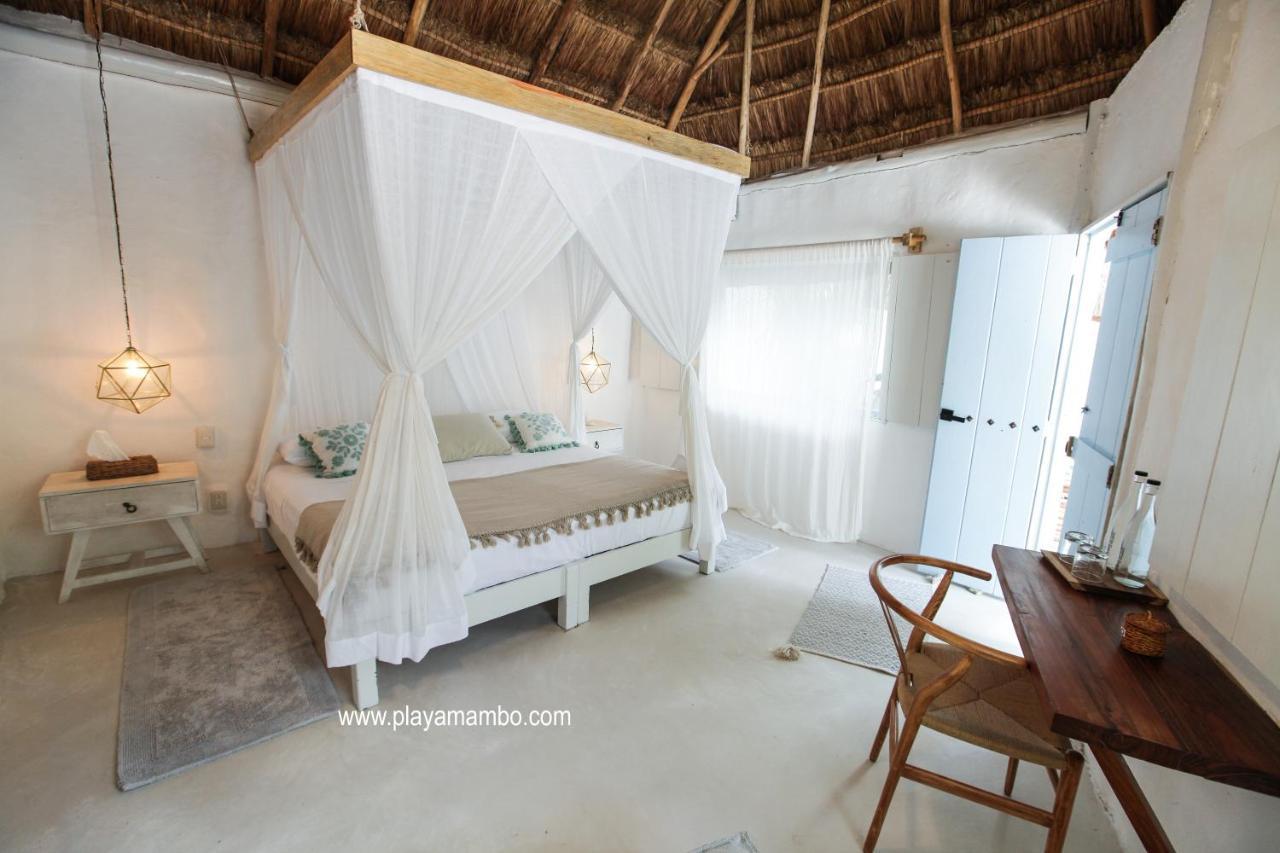 Hotel Playa Mambo Eco Cabanas 4*