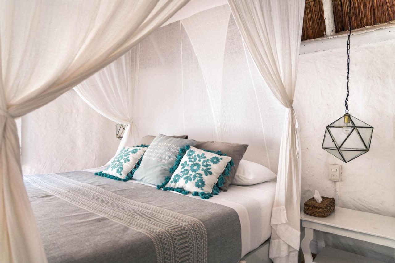 Playa Mambo Eco Cabanas