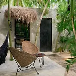 Amor Rooms