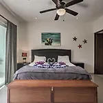 Casa Esmeralda With Pool Access And Furnished Patio!