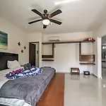 Casa Esmeralda With Pool Access And Furnished Patio!