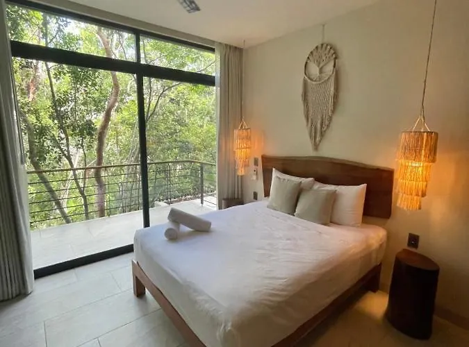 Jungle View 2Bed 2Bath Condo/ Wi-Fi/ Pool/ Gym