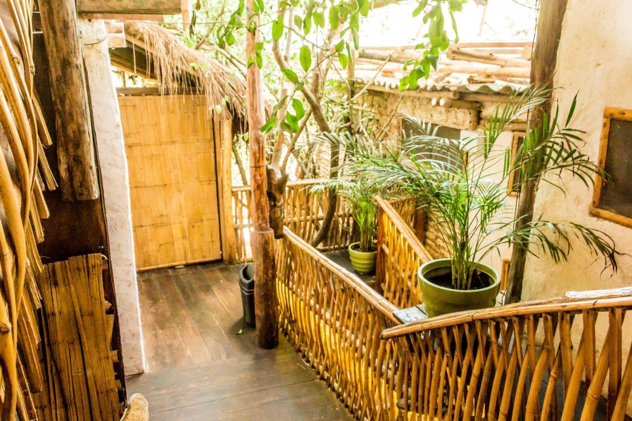 Bambu Gran Palas Hostal Party Hostal