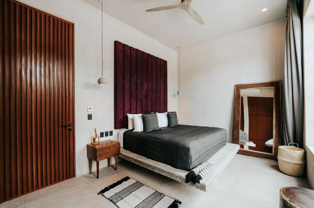 Kings Mansion For 26 Guests! *