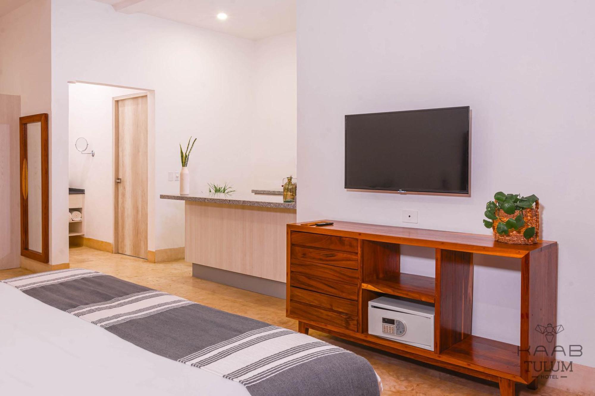 Kaab Hotel 4*