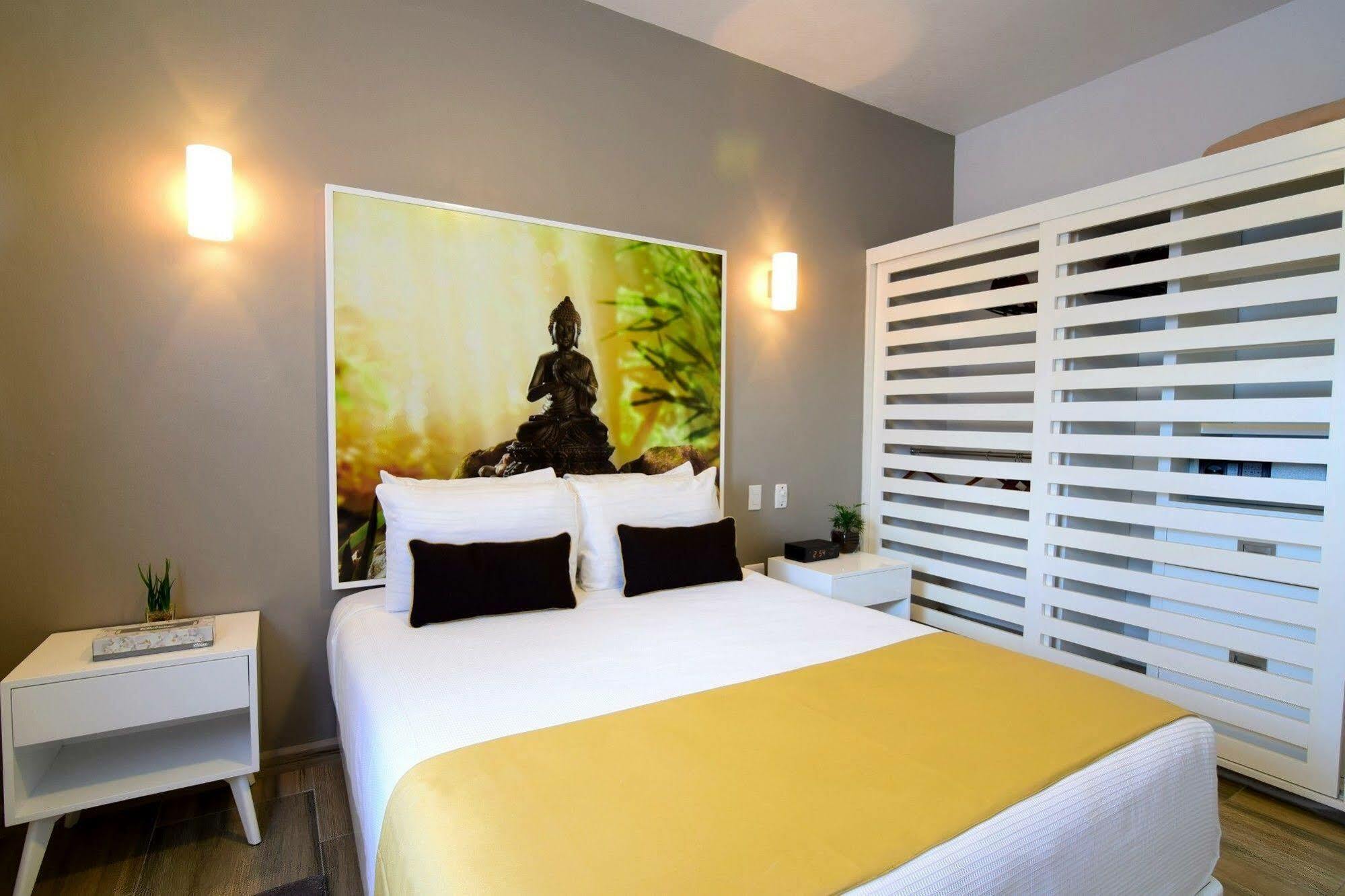 Hotel Azura Boutique 4*