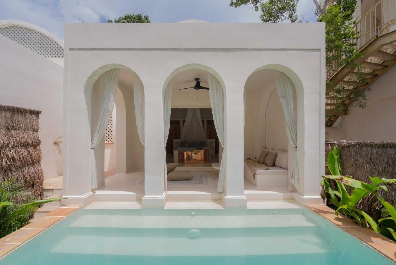 Anat Tantric Boutique 5*