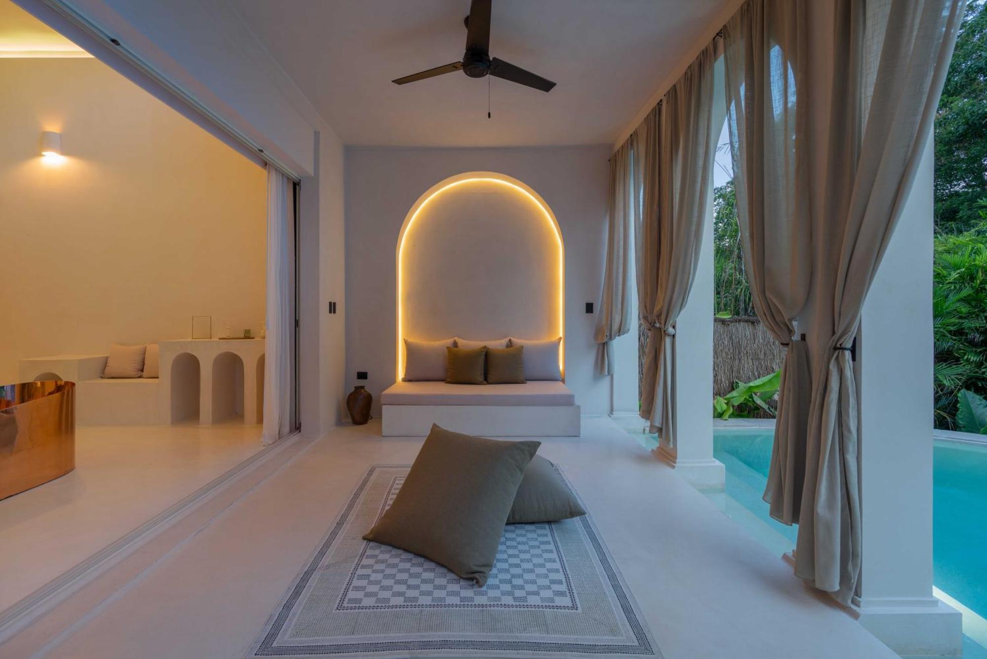 Anat Tantric Boutique 5*