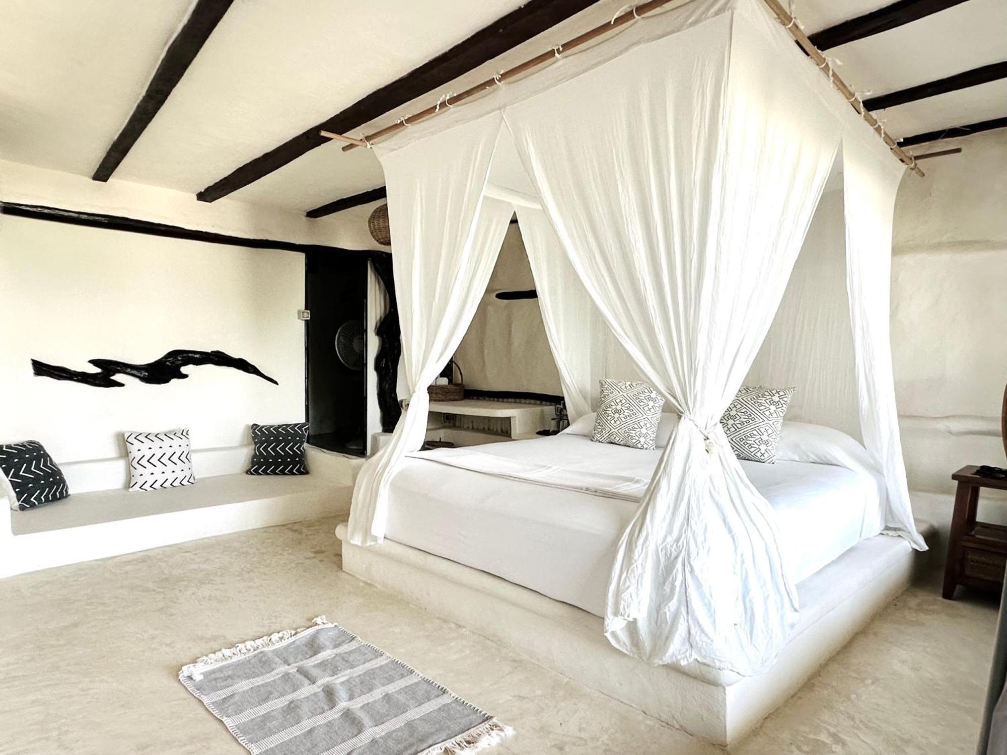 Hotel Luv 3*