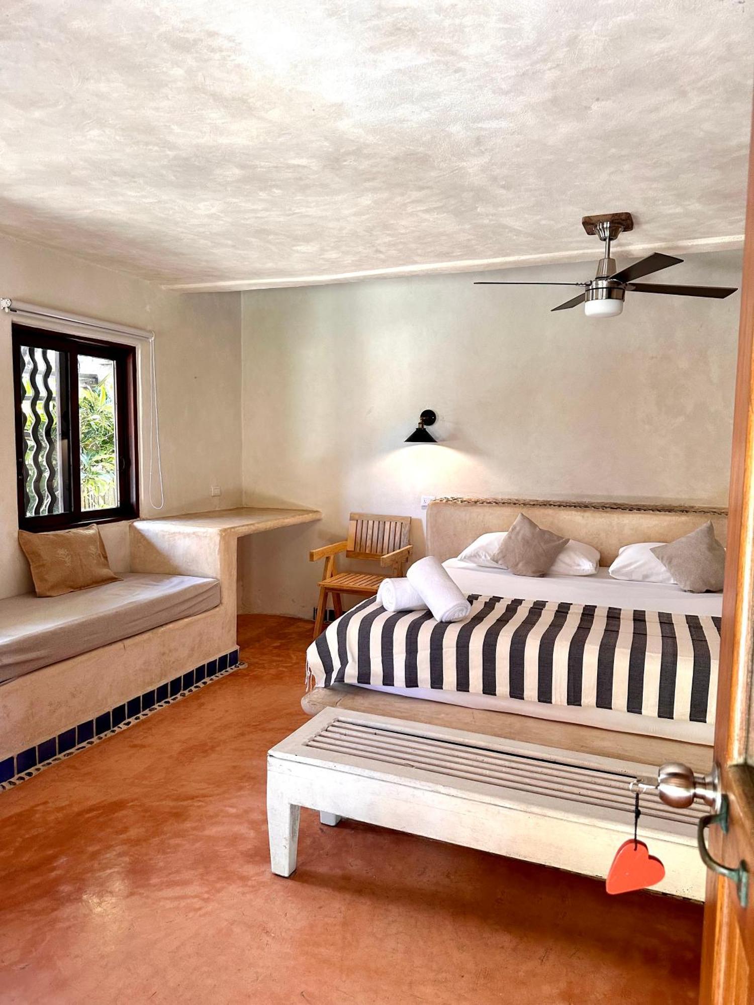 La Conchita (adults Only)