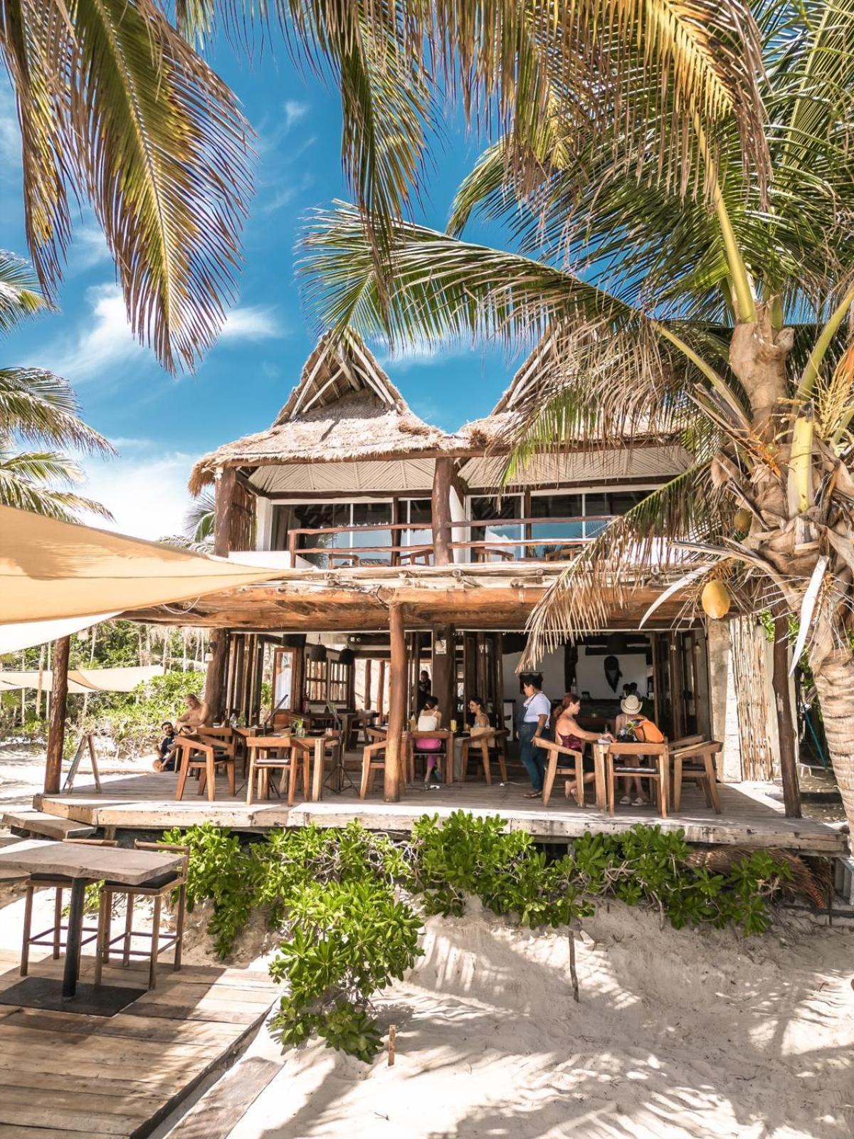 Niken Beachfront Hotel
