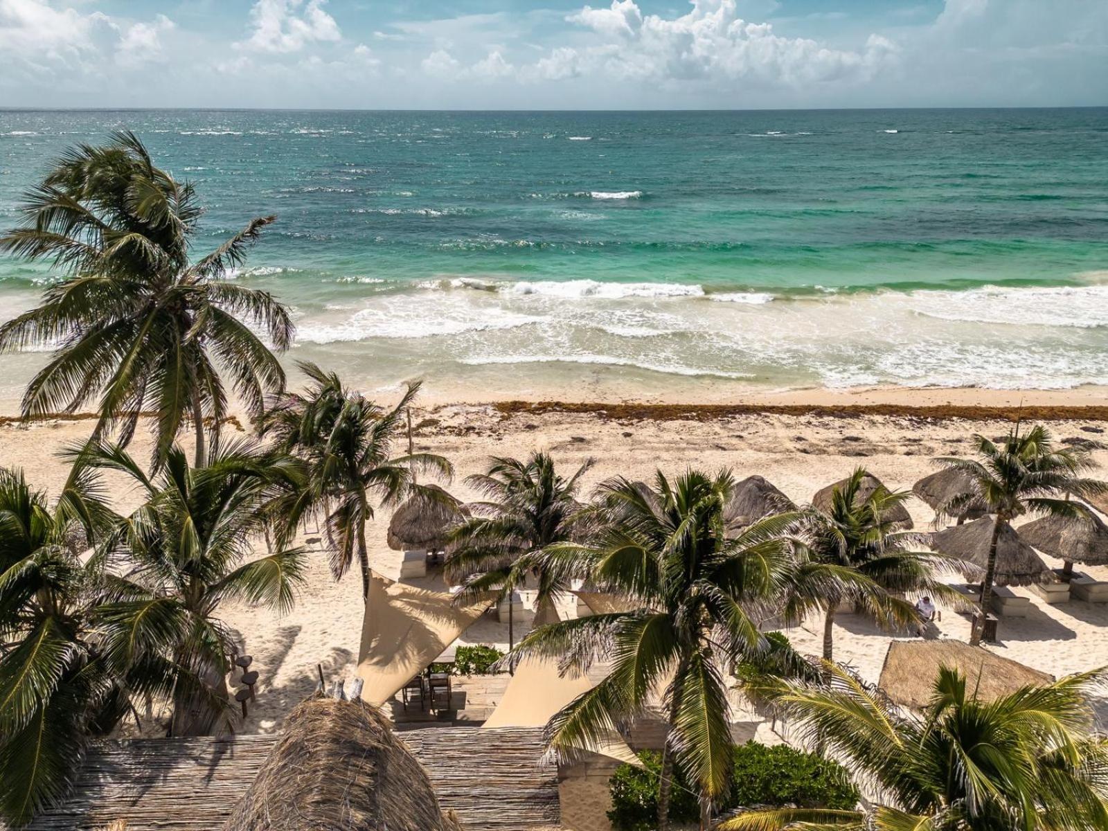 Niken Beachfront Hotel 4*