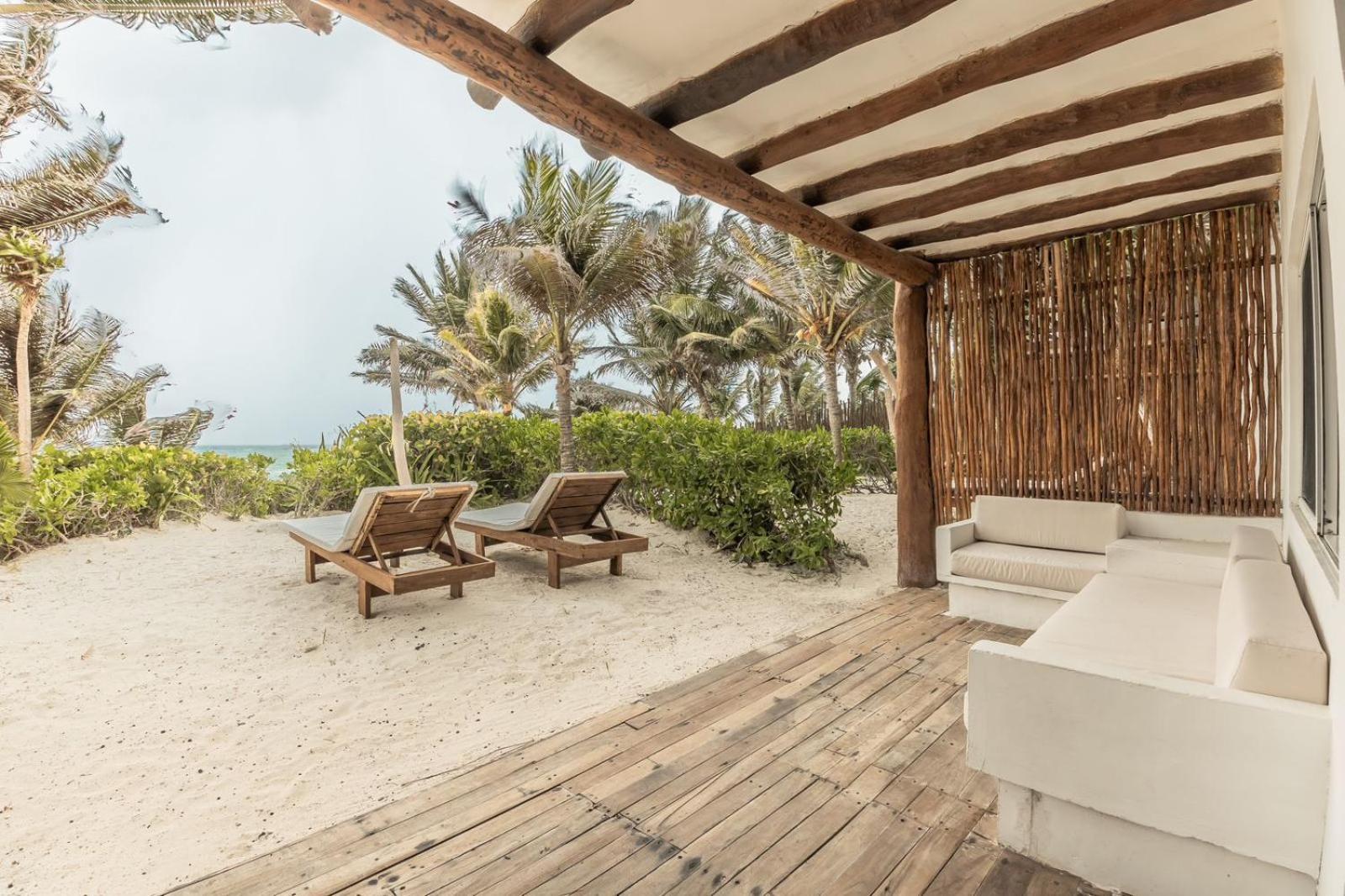 Niken Beachfront Hotel 4*