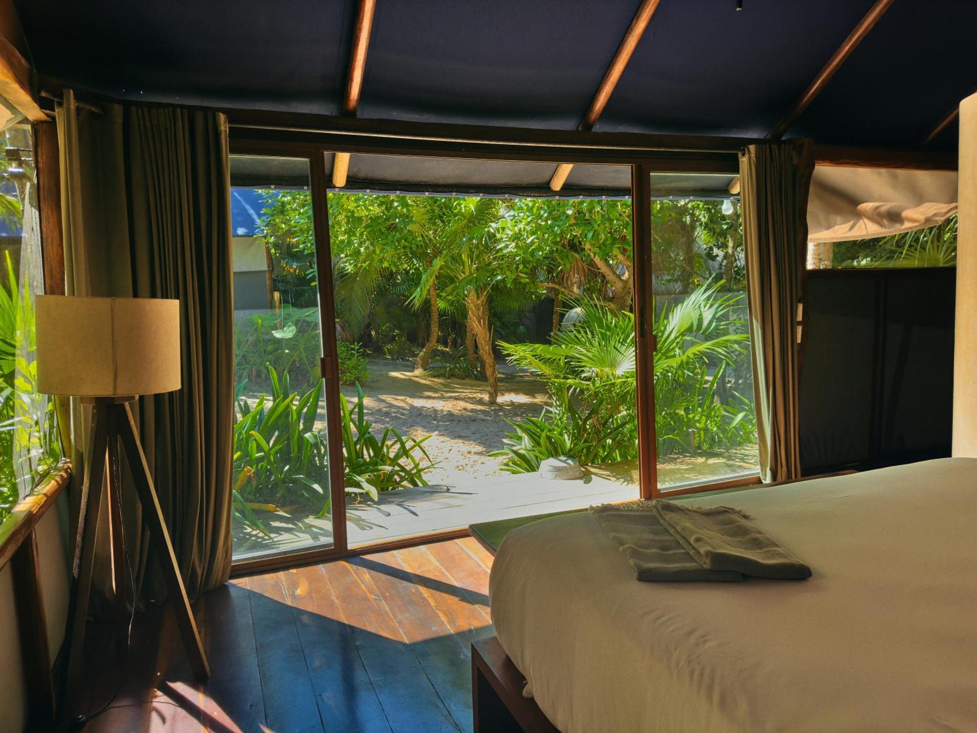 Libelula Beachfront Hotel
