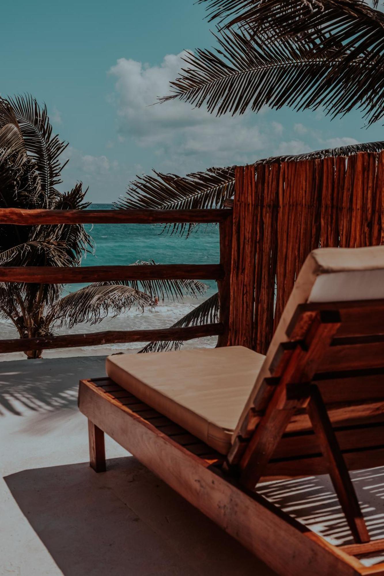 Hotel Niken Beachfront 4*